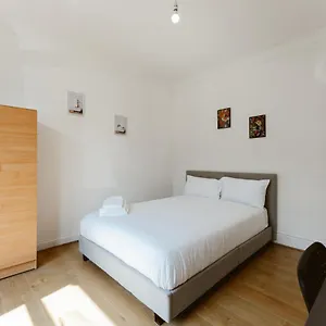 plaistow-cosy-double-rooms-8.brighton-hotels-england.com/